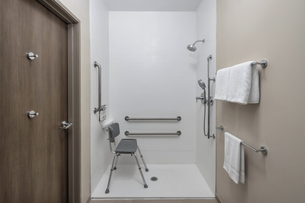 Holiday Inn Express Hotel & Suites Portland Jantzen Beach by IHG - photo 60