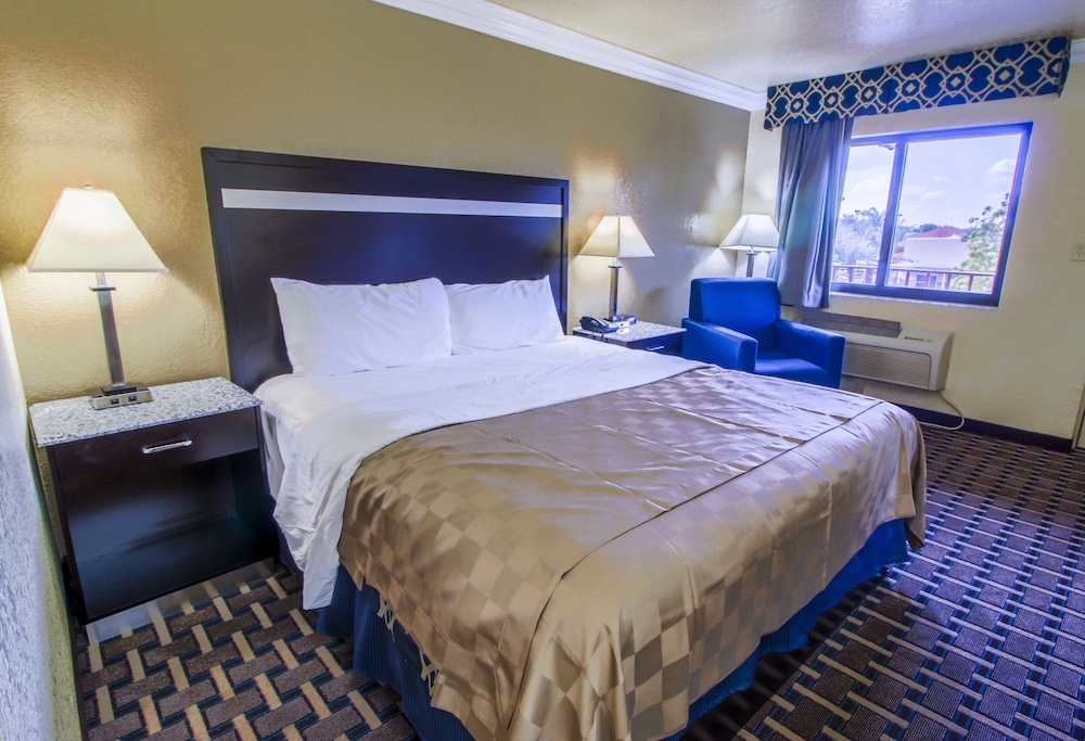 Inn of America Palm Beach Gardens - photo 6