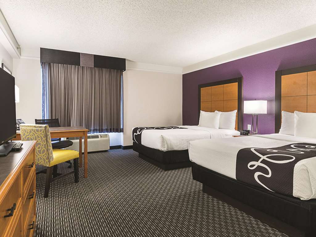 Howard Johnson by Wyndham Sacramento Downtown - photo 18