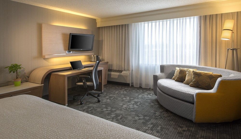 Courtyard by Marriott Cleveland Westlake - photo 6