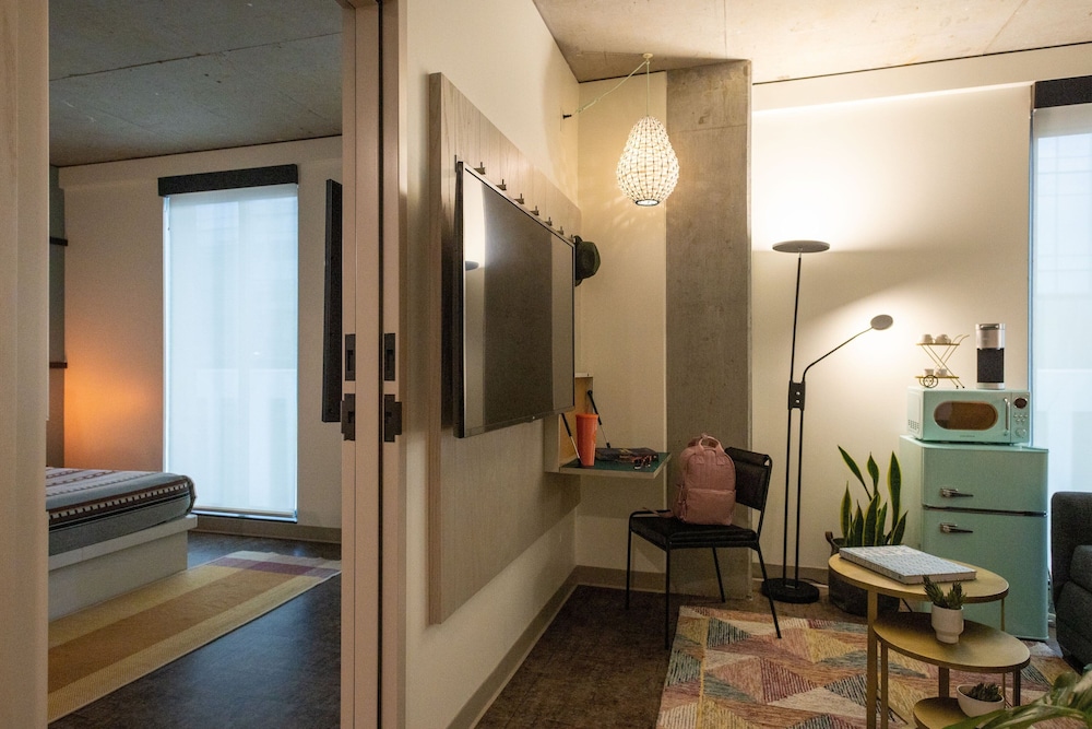 Moxy Portland Downtown - photo 12