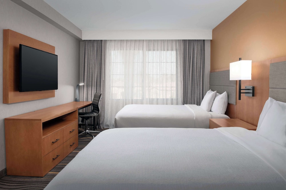 Embassy Suites La Quinta Hotel & Spa - photo 18