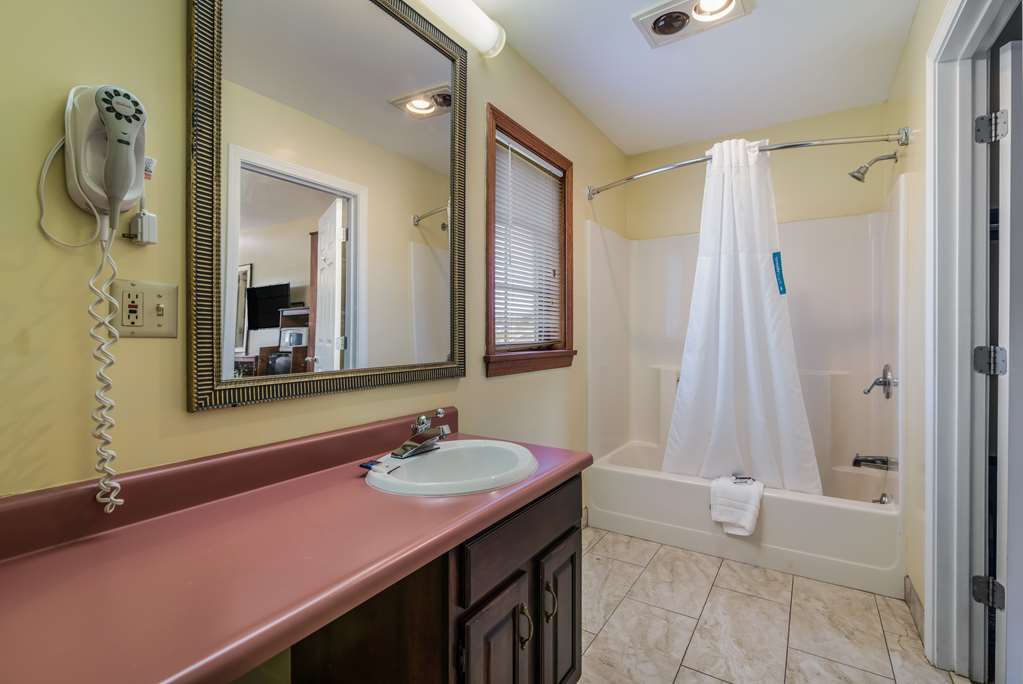 Americas Best Value Inn Scarborough Portland - photo 28