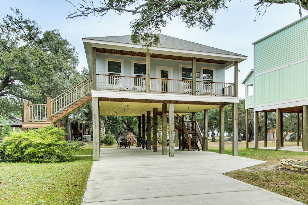 Steps to Sand Family friendly Long Beach Escape in Long Beach, United States