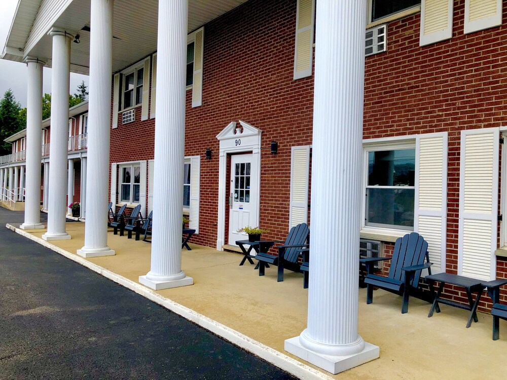 Bicentennial Inn - featured photo