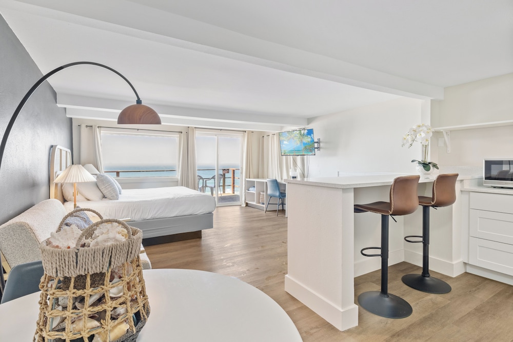 Seagull Beachfront Inn - photo 2