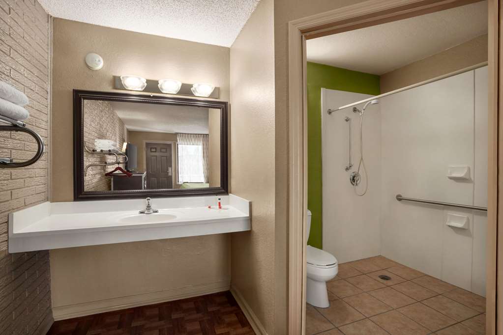 Days Inn by Wyndham Hardeeville I 95 State Line - photo 27