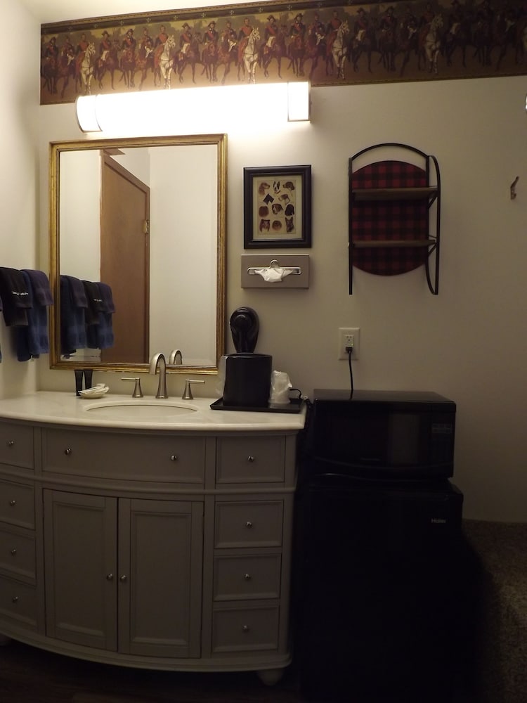 Crest Country Inn - photo 112