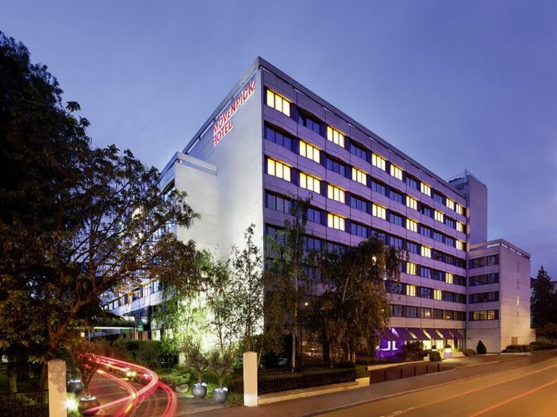 Crowne Plaza Paris Neuilly — 4-Star Luxury Hotel in Paris, France