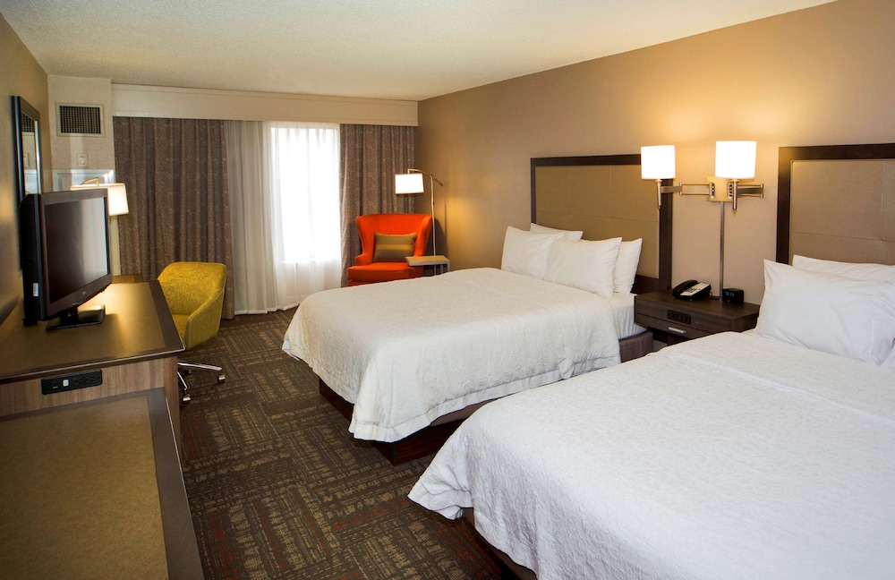 Hampton Inn & Suites Valdosta Conference Center - photo 27