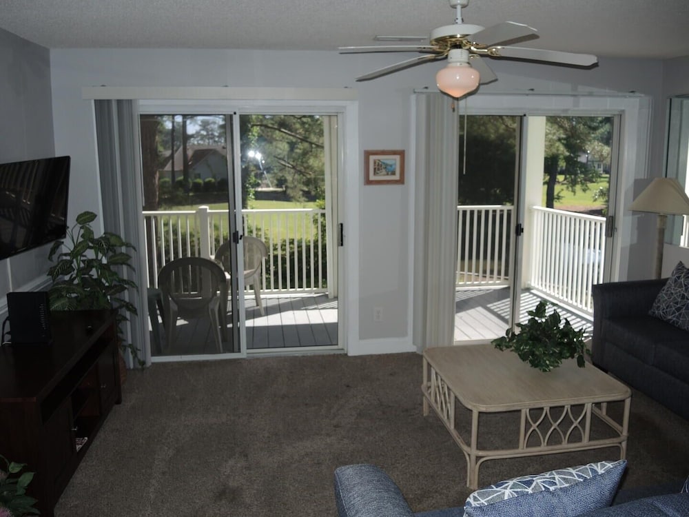 1005m 1 Bedroom Condo By Redawning 15480413 — Calabash