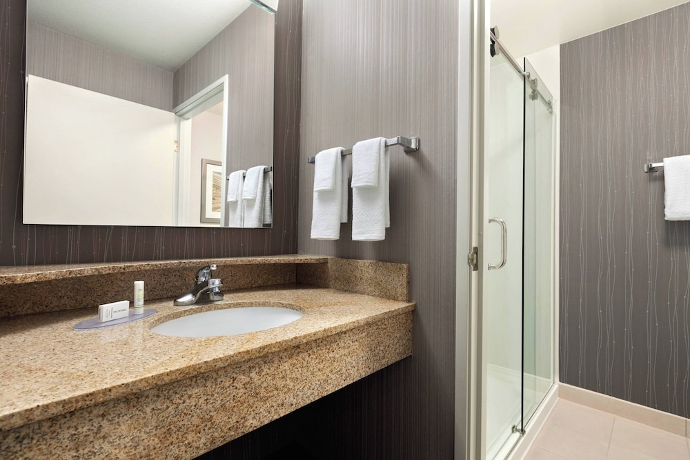 Courtyard by Marriott Salinas Monterey - photo 21