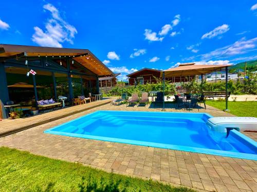 Eco Saguramo Chalet