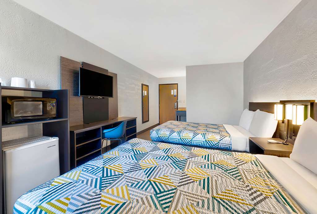 Motel 6 Cedar Rapids IA Airport - photo 13