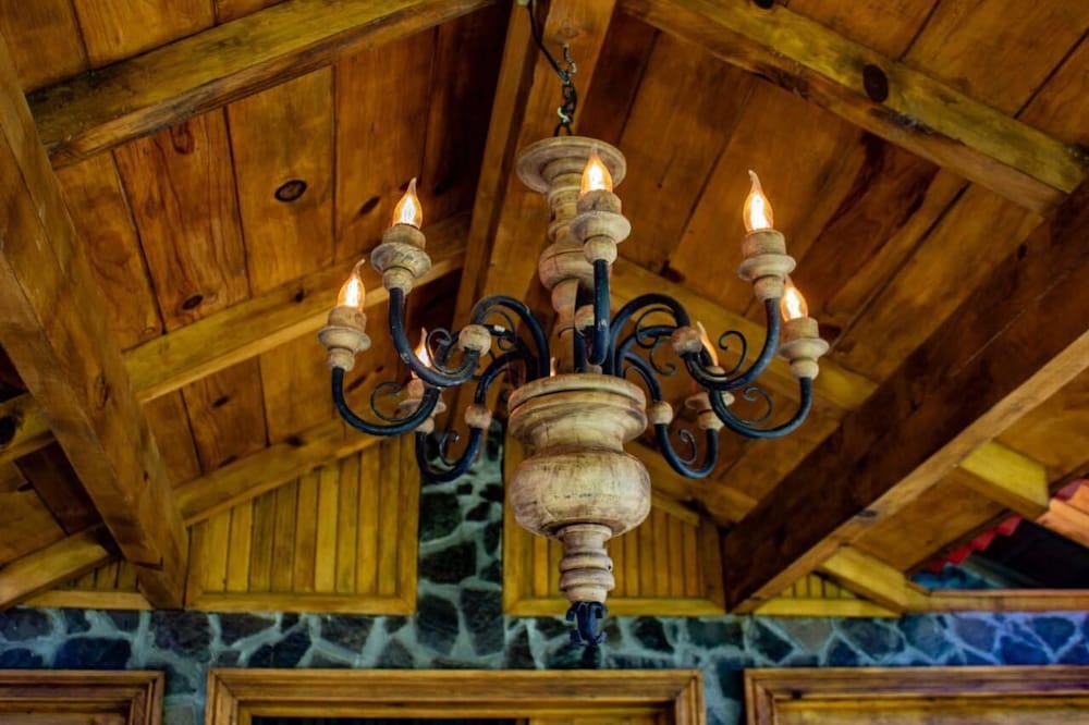 La Cabaña del León - carbon neutral hotel in Libres