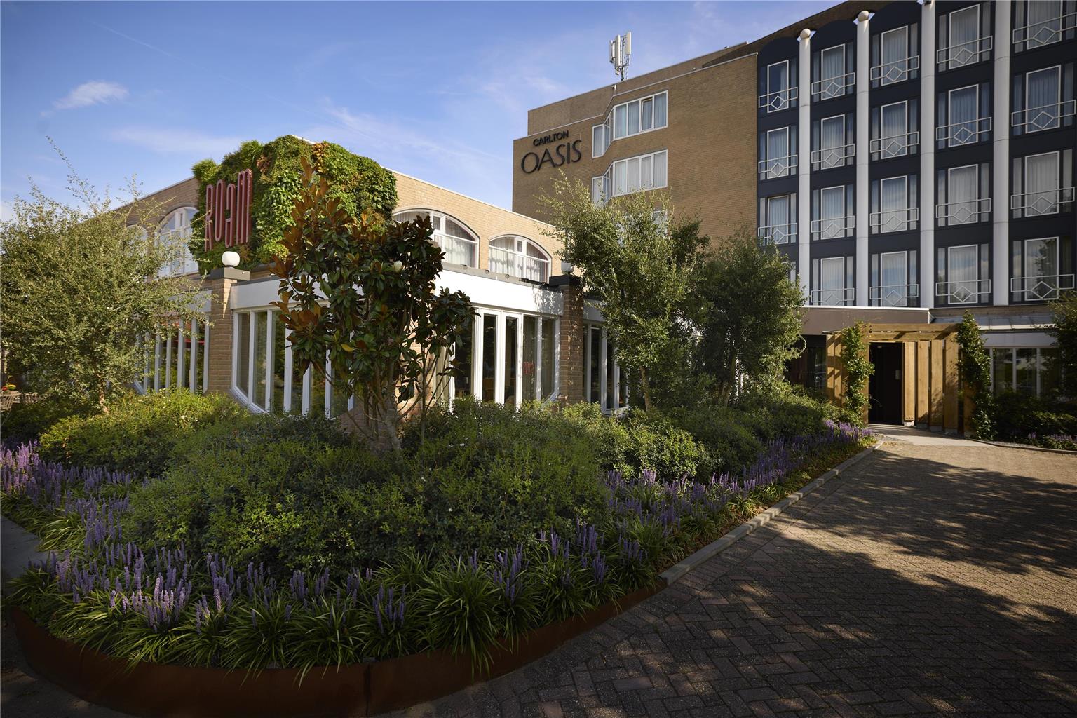 Carlton Oasis Hotel — 4-Star Luxury Hotel in Spijkenisse, Netherlands