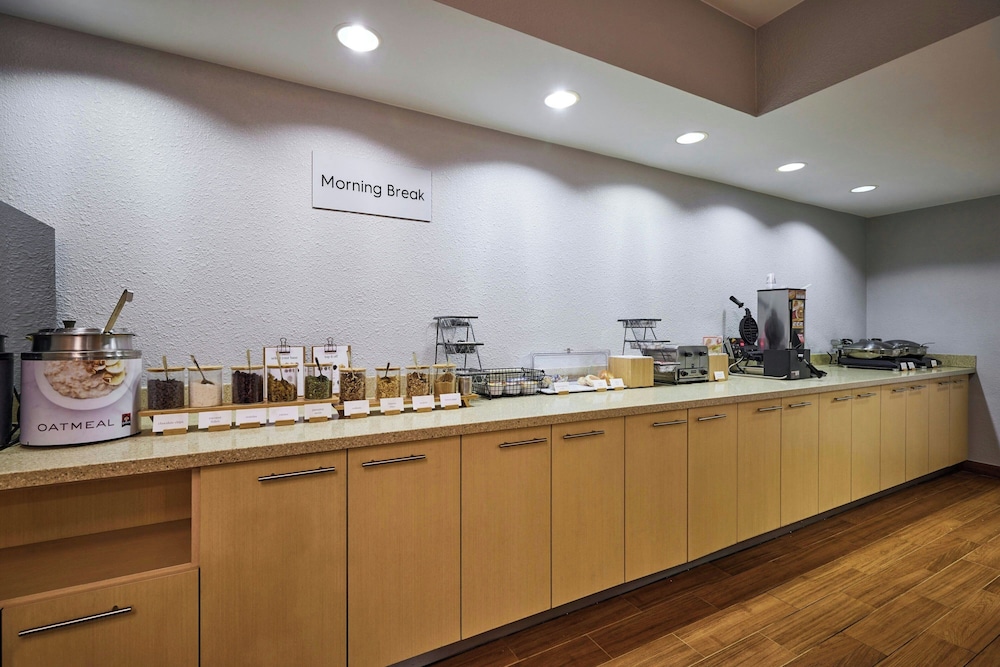 TownePlace Suites by Marriott Medford - photo 27