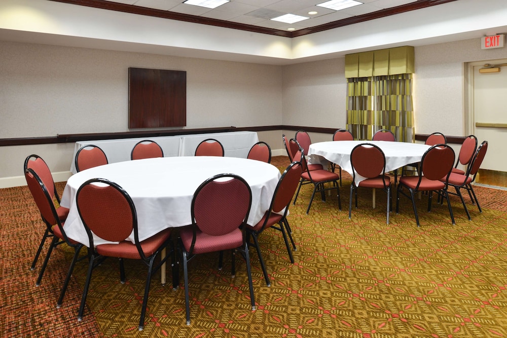 Hampton Inn College Park - photo 52