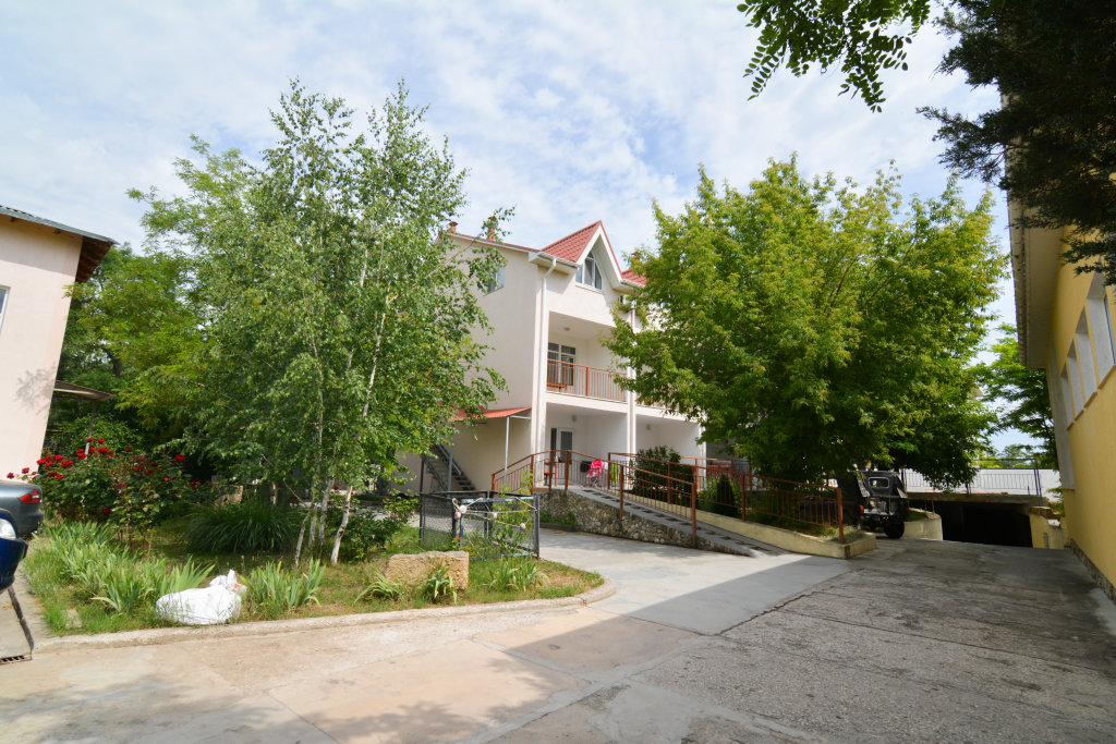 Pchela Hotel - carbon neutral hotel in Yalta