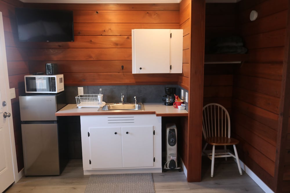 The Lowtide Motel - photo 40
