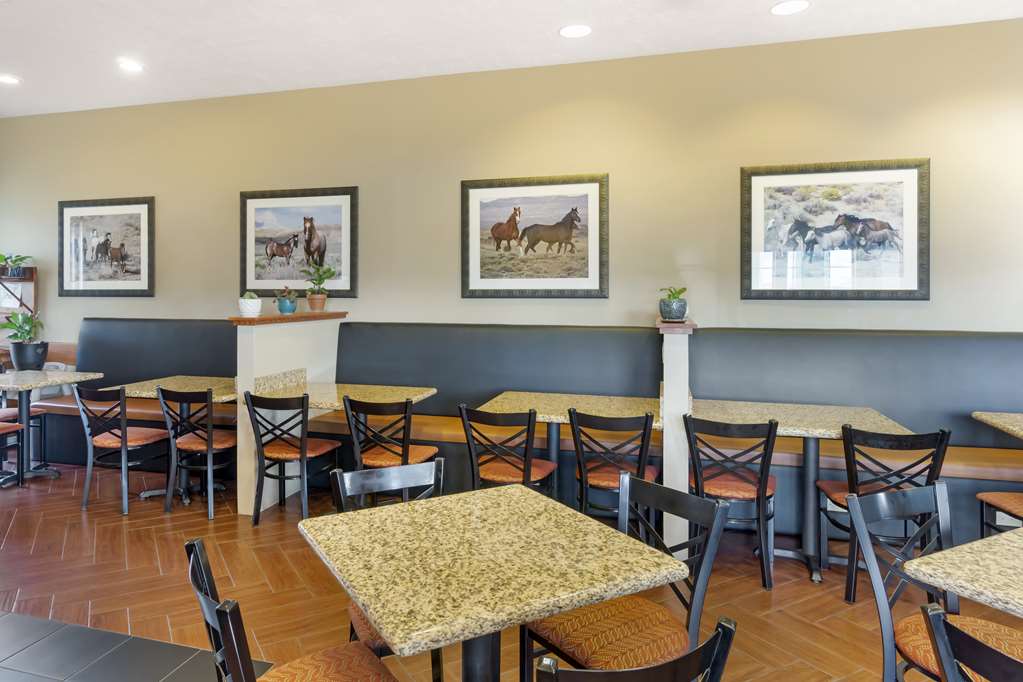 Best Western Plus The Inn at Horse Heaven - photo 4