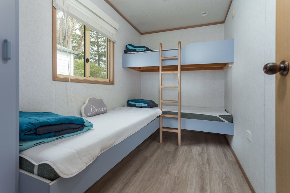 Tuross Beach Cabins & Campsites — Tuross Head — photo 3