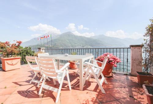 Appartamento La Perla del Lago — 4-Star Luxury Hotel in Dongo, Italy