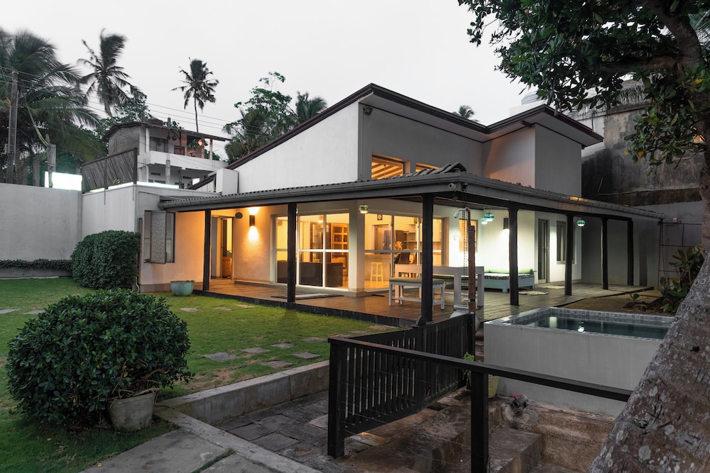 Marleys Beach House 21585821 — Talpe