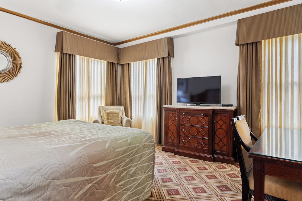 Embassy Hotel - photo 45