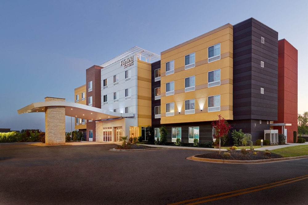 Fairfield Inn & Suites by Marriott Locust Grove I 75 South - carbon neutral hotel in Locust Grove