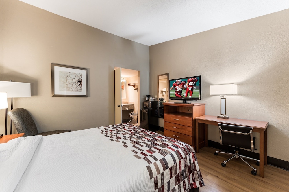 Red Roof Inn Morton Grove - photo 5