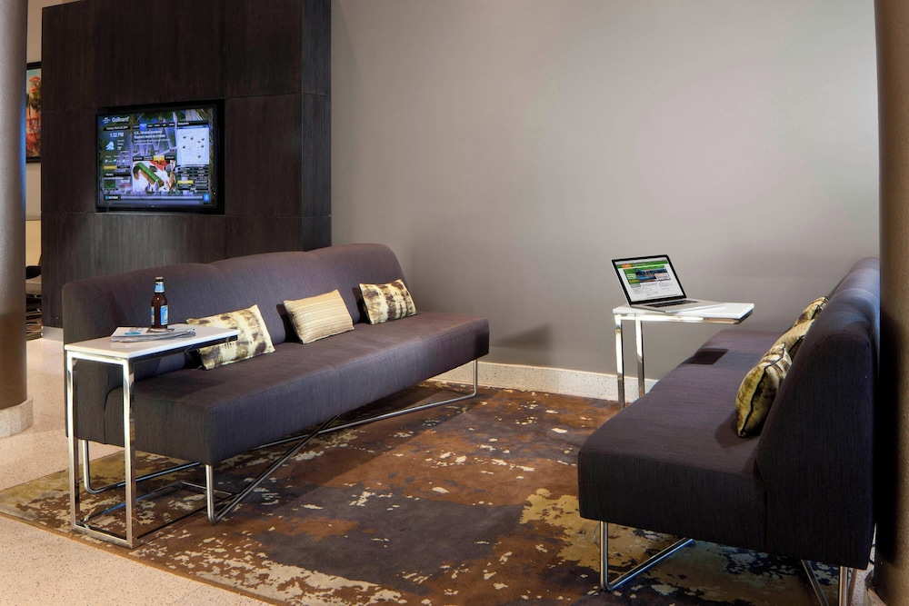 Courtyard Miami Beach South Beach - photo 4