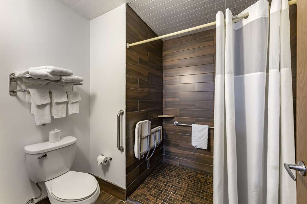 Quality Inn Austintown Youngstown West - photo 12