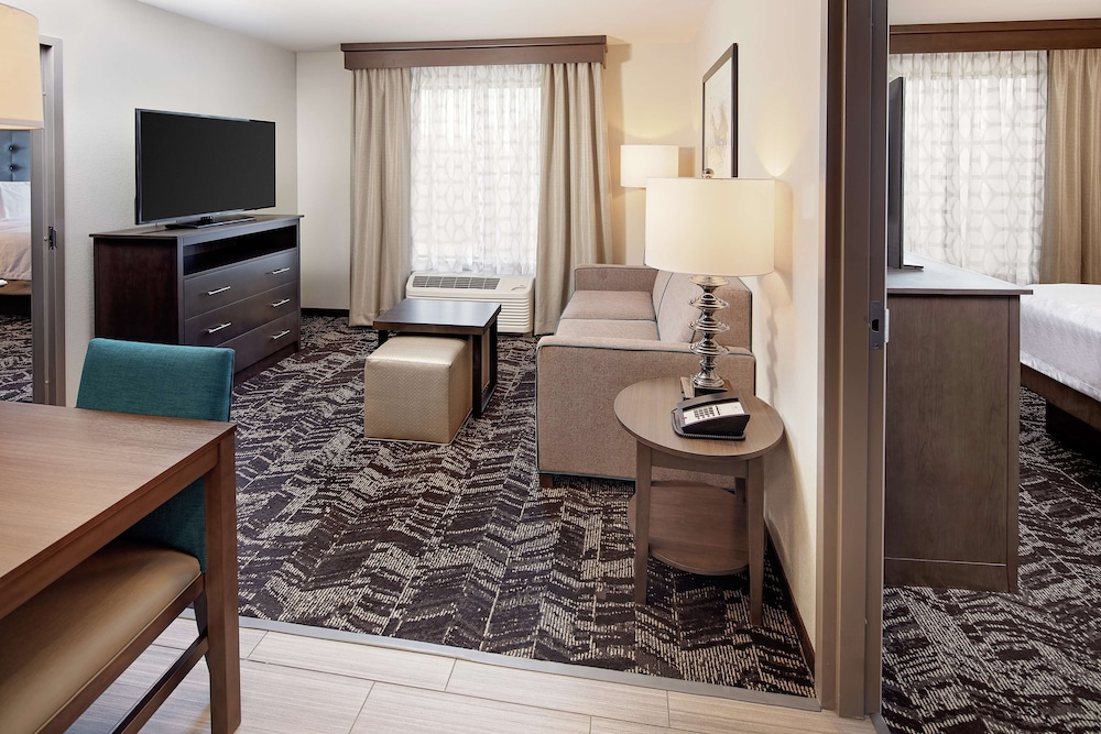 Homewood Suites by Hilton Ronkonkoma - photo 4