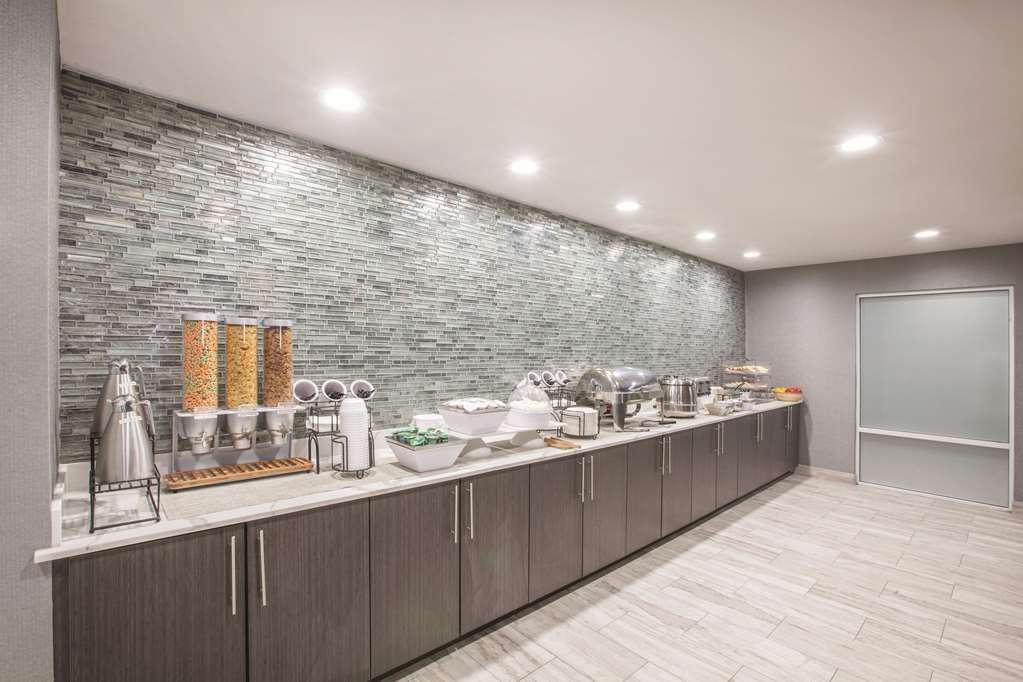 La Quinta Inn & Suites by Wyndham Kingsville - photo 29