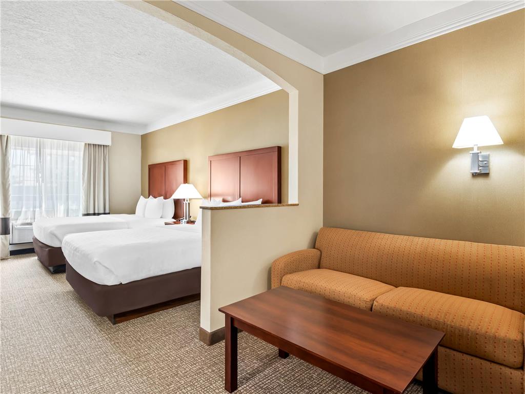 Comfort Suites Linn County - photo 35