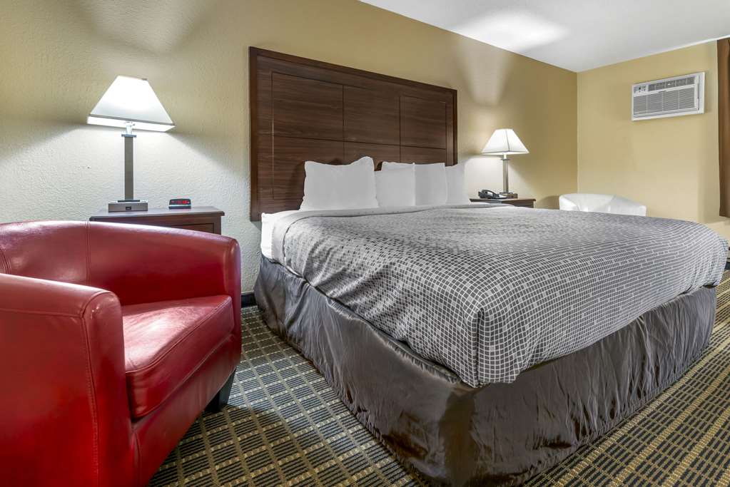 Econo Lodge La Crosse North - photo 20