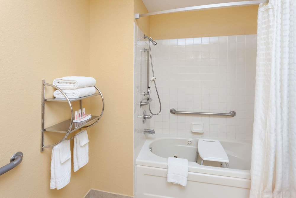 Econo Lodge Chillicothe - photo 26
