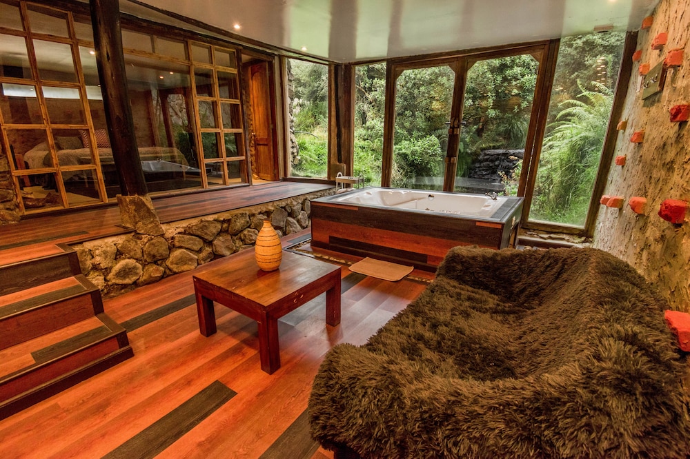 Polylepis Lodge — 5-Star Luxury Hotel in El Angel, Ecuador