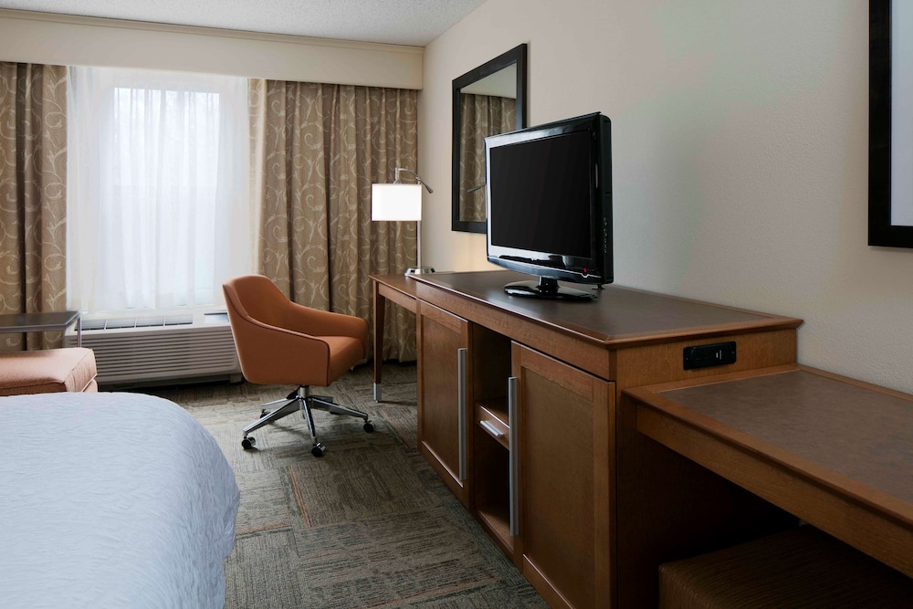 Hampton Inn Kansas City Shawnee Mission - photo 6