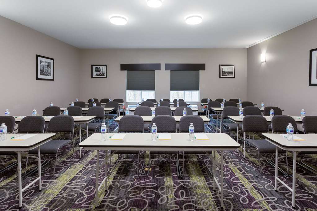La Quinta Inn & Suites by Wyndham Huntsville Airport Madison - photo 28
