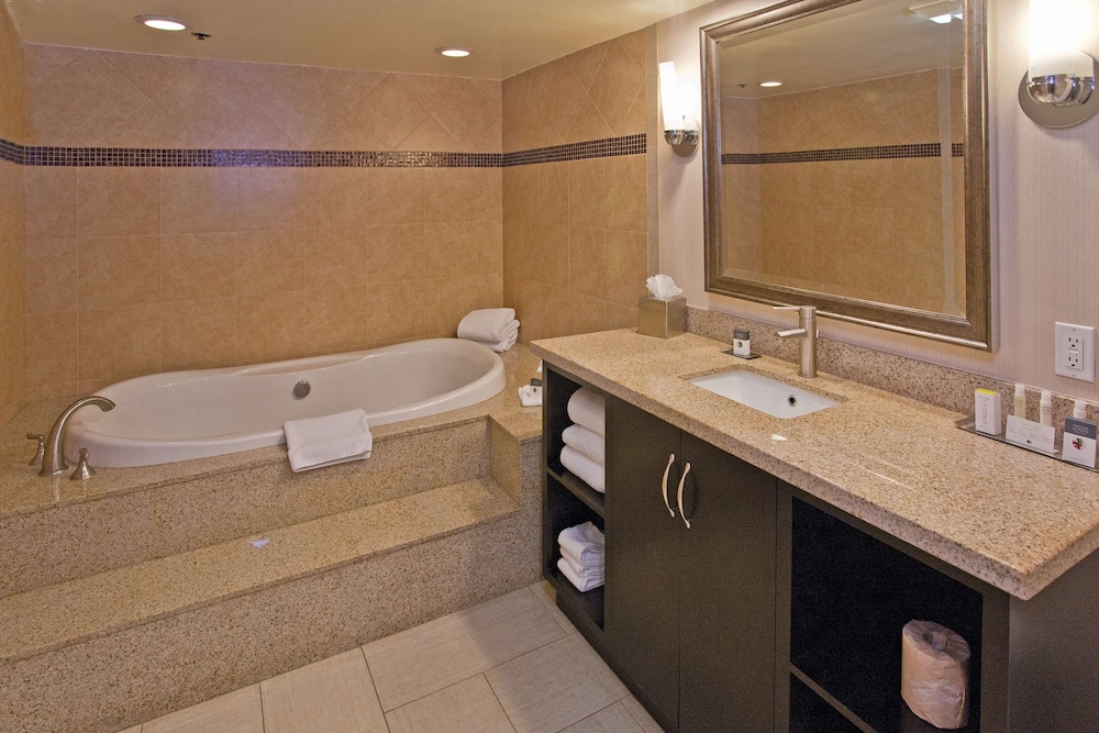 DoubleTree by Hilton Los Angeles Rosemead - photo 35