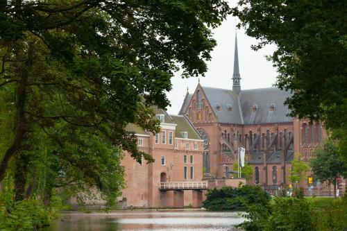 B&B Posthoorn Lodge — 5-Star Luxury Hotel in Woerden, Netherlands