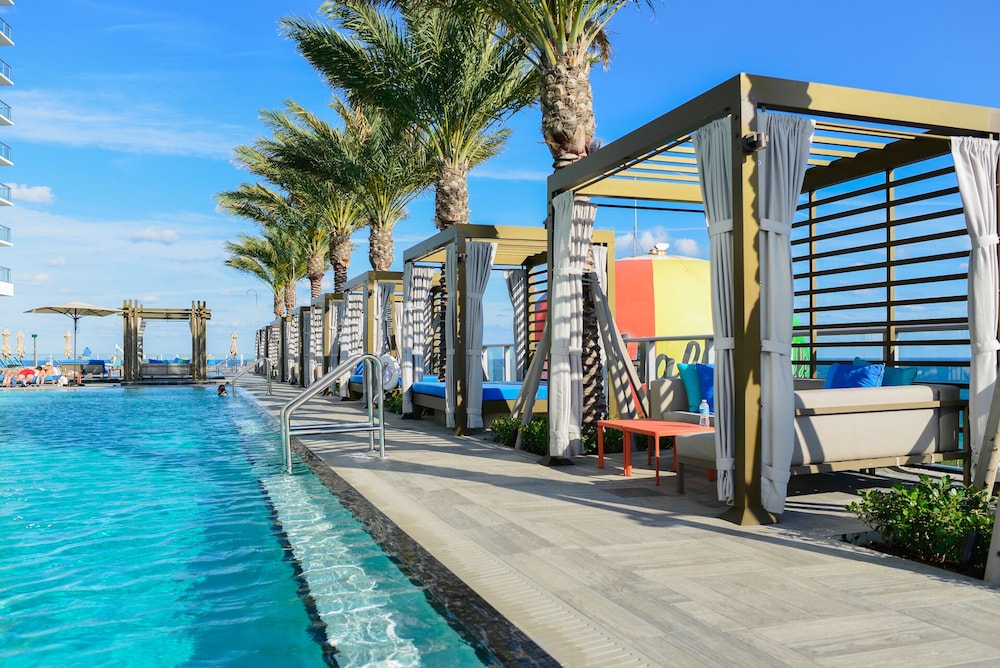 Luxury Beachfront Condos in Hollywood — 4-Star Luxury Hotel in Hollywood, United States