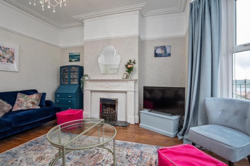Kitson House Sea Views Old Town 5 min Walk to Beach Street Parking