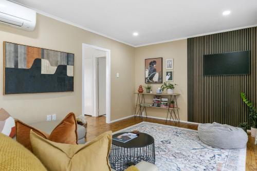 Bright Family Retreat Steps From Taupo Town in Taupo, New Zealand