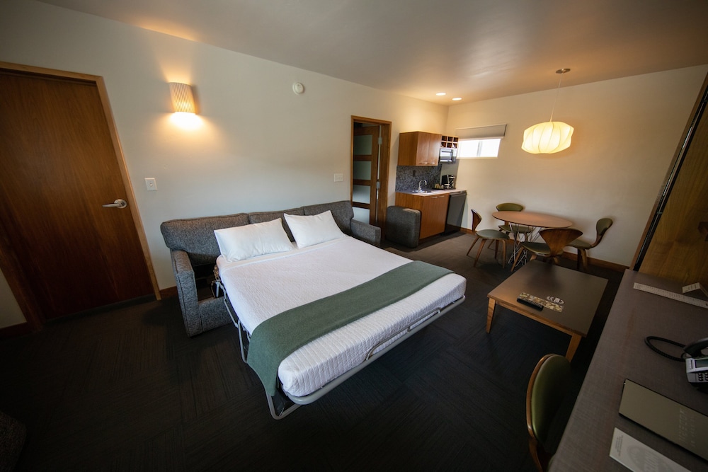 Modern Hotel - photo 37