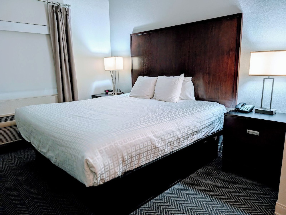 Best Western Plus Columbus North Ft. Moor - photo 9