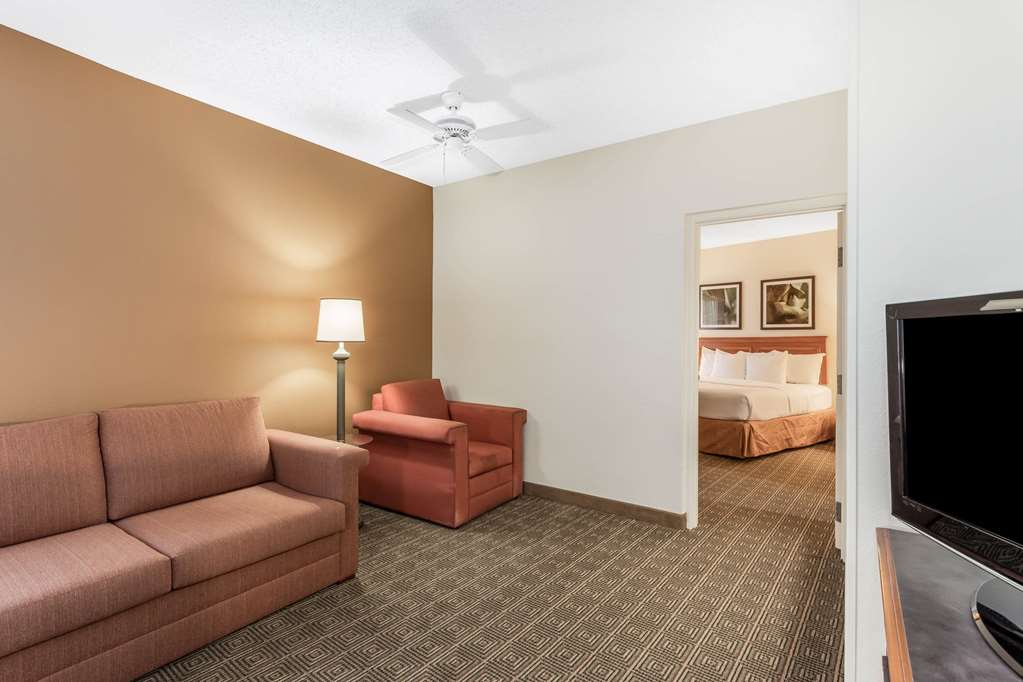 Baymont by Wyndham Orlando South - photo 41