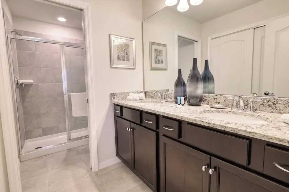5 Bed Luxury Solterra Resort Holiday Home - photo 16
